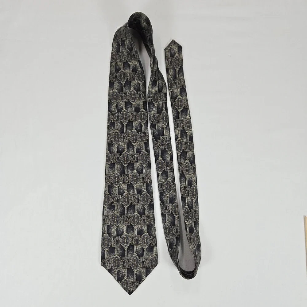 Vintage 90s Villa Bugatti Italian Silk Geometric Paisley Tie Navy Gold 3.75 x 58
